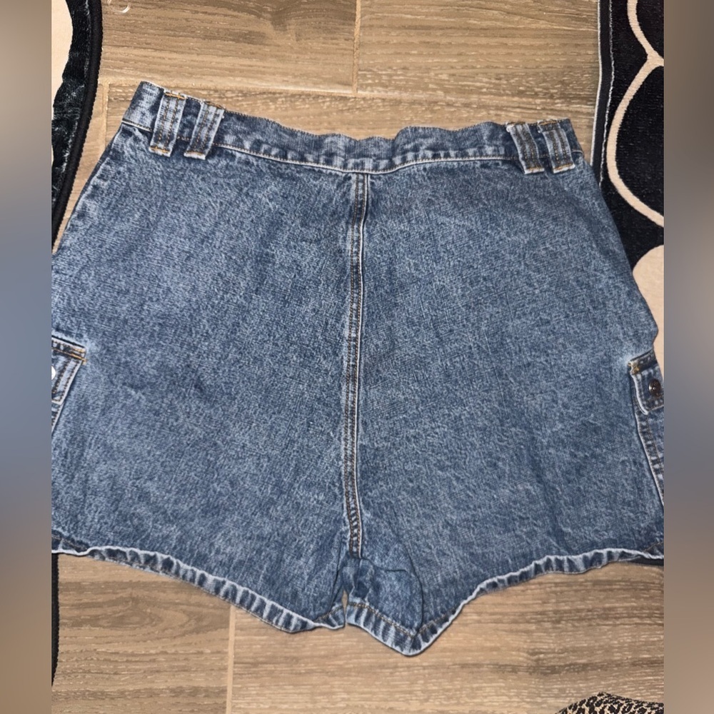 Riveted by Lee Women’s High waisted Cargo medium Wash denim shorts size 10 - Picture 4 of 15